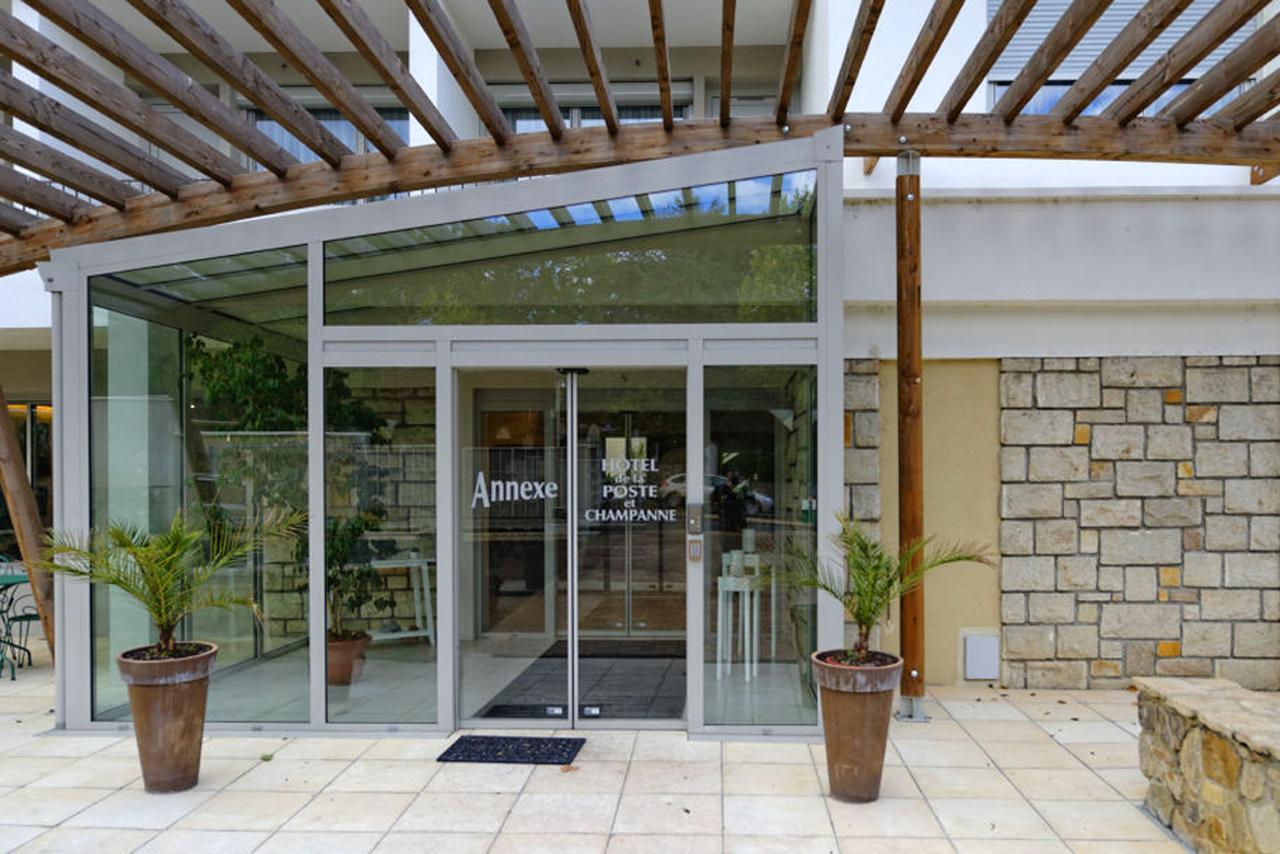 Hotel Poste Et Champanne Brioude Exterior photo